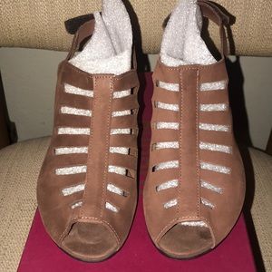 Munro American Sandals